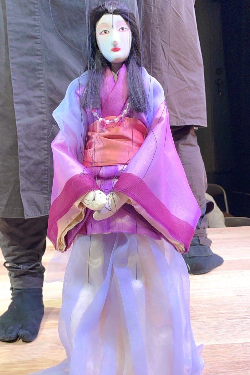糸あやつり人形劇「神々の里」を観てきました。
糸あやつり人形劇は、日本の伝統芸能です。
上品な動きや躍動感を演出していて、その繊細さに魅入ってしまいました。
古事記や日本書紀に詳しくありませんでしたが、分かりやすい日本神話の世界に、楽しく入り込みました！
面白かったです✨
#神々の里