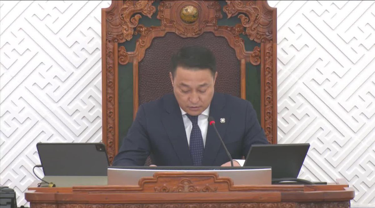 УИХ-ын дарга Д.Амарбаясгалан: Хууль биш, журам ноёлж байна. Албан тушаалтны үзэмжээр хандаж, журмыг баримталлж иргэдийг чирэгдүүлж байгаа асуудлыг энэ хаврын чуулганаар эцэслэнэ.

#Чуулган_нээлт