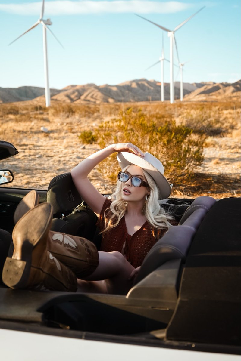 Rachel Woznow (@rachelwoznow) on Twitter photo So psyched to share my spring/summer 2025 festival campaign for <a href="/FamousFootwear/">Famous Footwear</a> shot by the incredible #NeshaTorres! 🎡☀️👢 <a href="/iconmodels/">ICON Models</a> #NumaModels #newMARKModels So psyched to share my spring/summer 2025 festival campaign for <a href="/FamousFootwear/">Famous Footwear</a> shot by the incredible #NeshaTorres! 🎡☀️👢 <a href="/iconmodels/">ICON Models</a> #NumaModels #newMARKModels