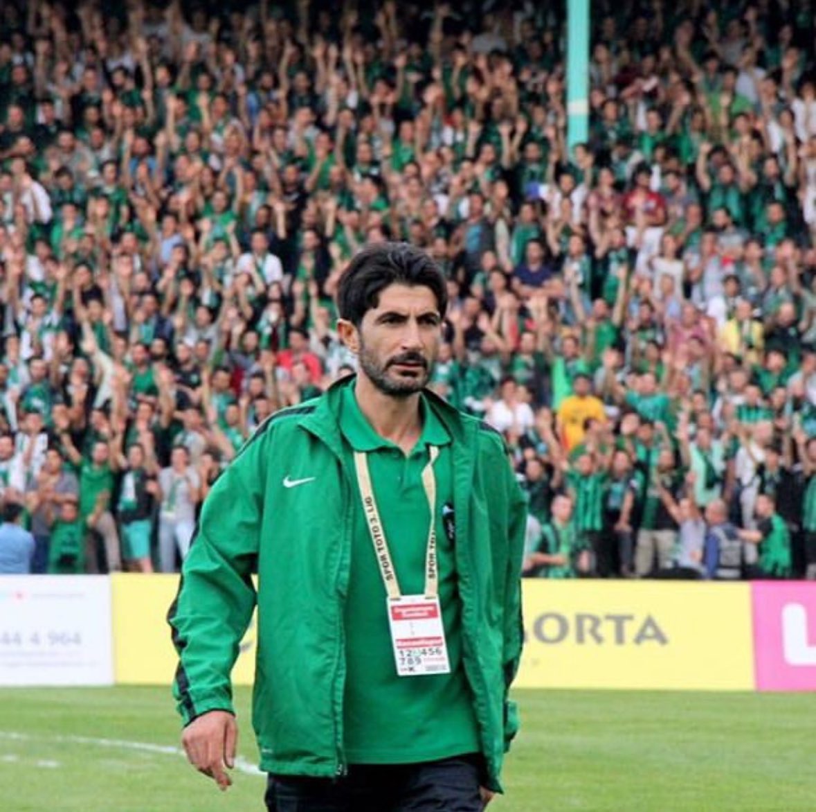 herkes olmuş abi ama bizimkisi harbi abii <a href="/kasapozgur41/">özgür taşkıran</a>  seviyoruz seni abii