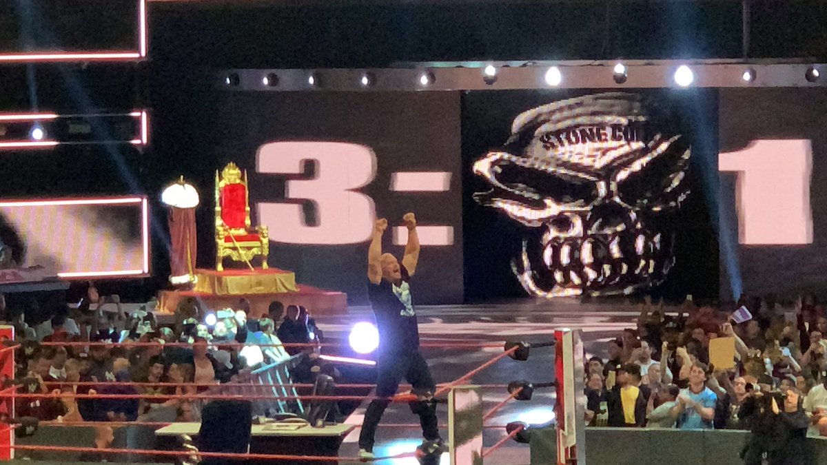TWrestlingGirls's tweet image. Before #316Day ends let’s take it back to when @queen___pr saw her favorite wrestler of all time @steveaustinBSR for the first time.