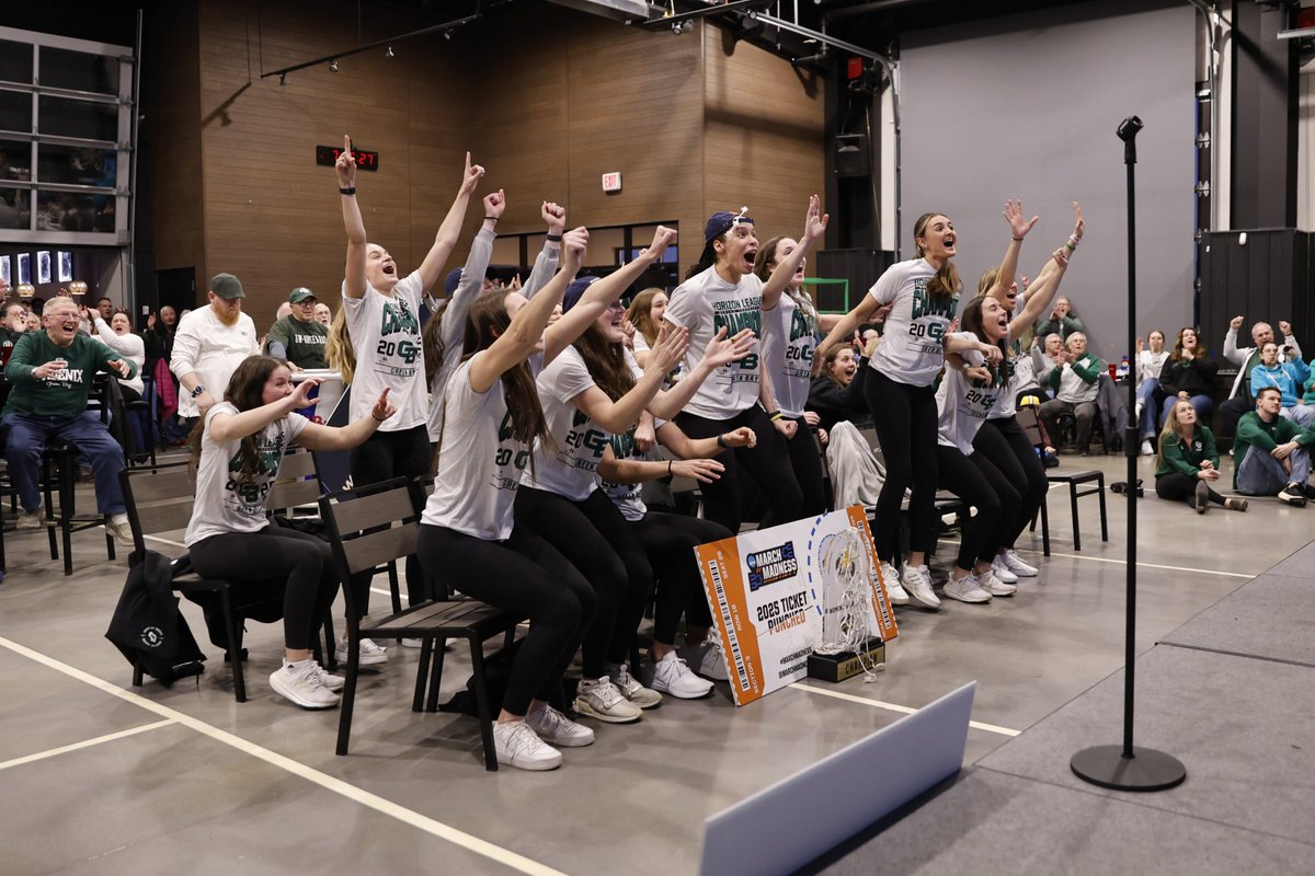 Scenes from tonight's watch party! 📸

#RiseWithUs | #MarchMadness