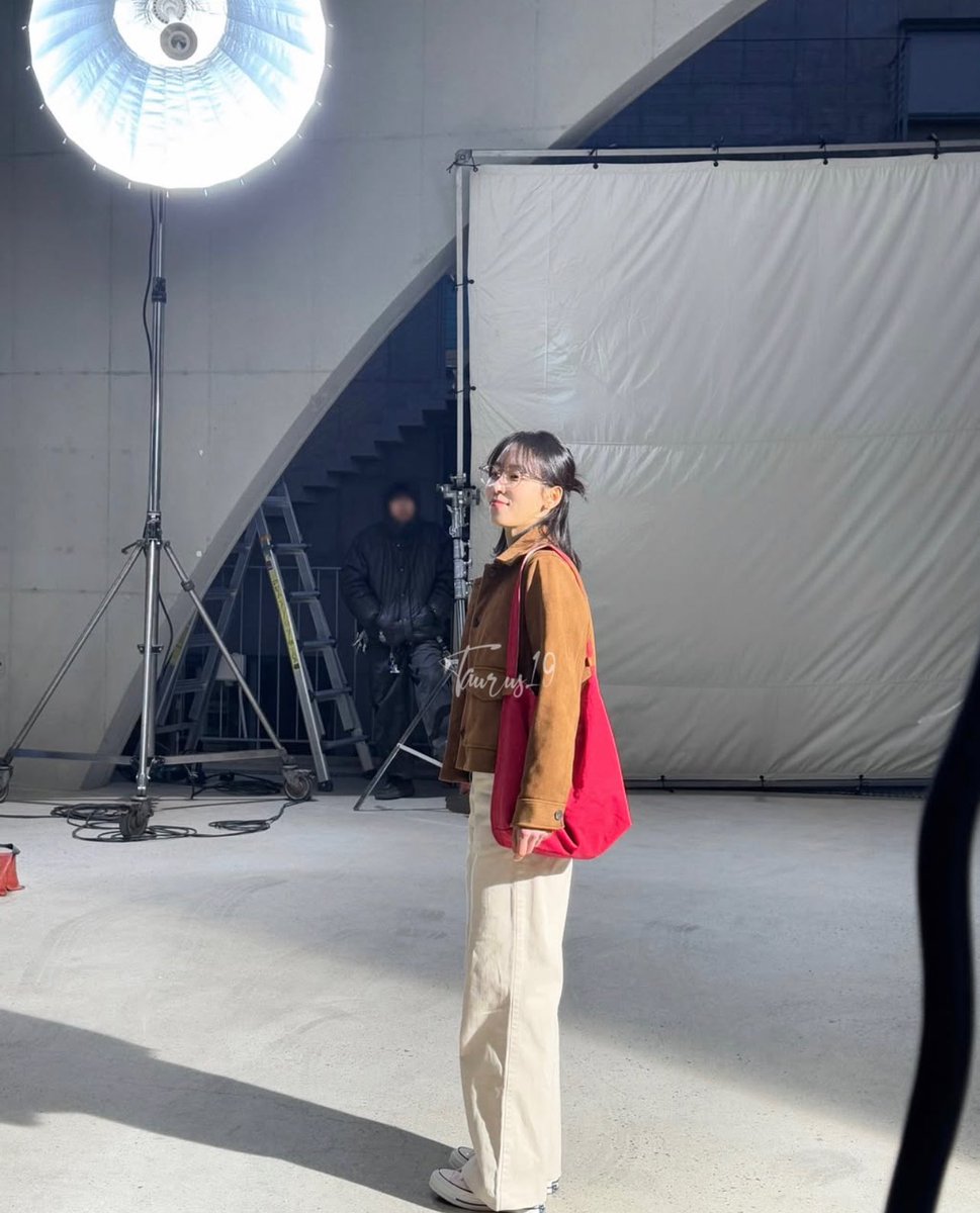 taurus_asy's tweet photo. Well… Look at our College girl here… pretty cute.. 🥰🥰🥰
#SeoHyunJin #tylenolkorea #bts_photos #soopmanagement https://t.co/3JQ3GWb9z8