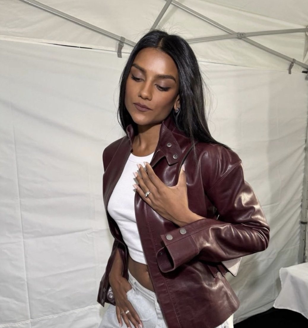 i am so freaking obsessed with simone ashley in these colours