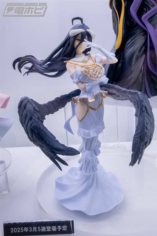 週末の話題】クレーンゲーム景品 フィギュアが展示 アインズ・ウール