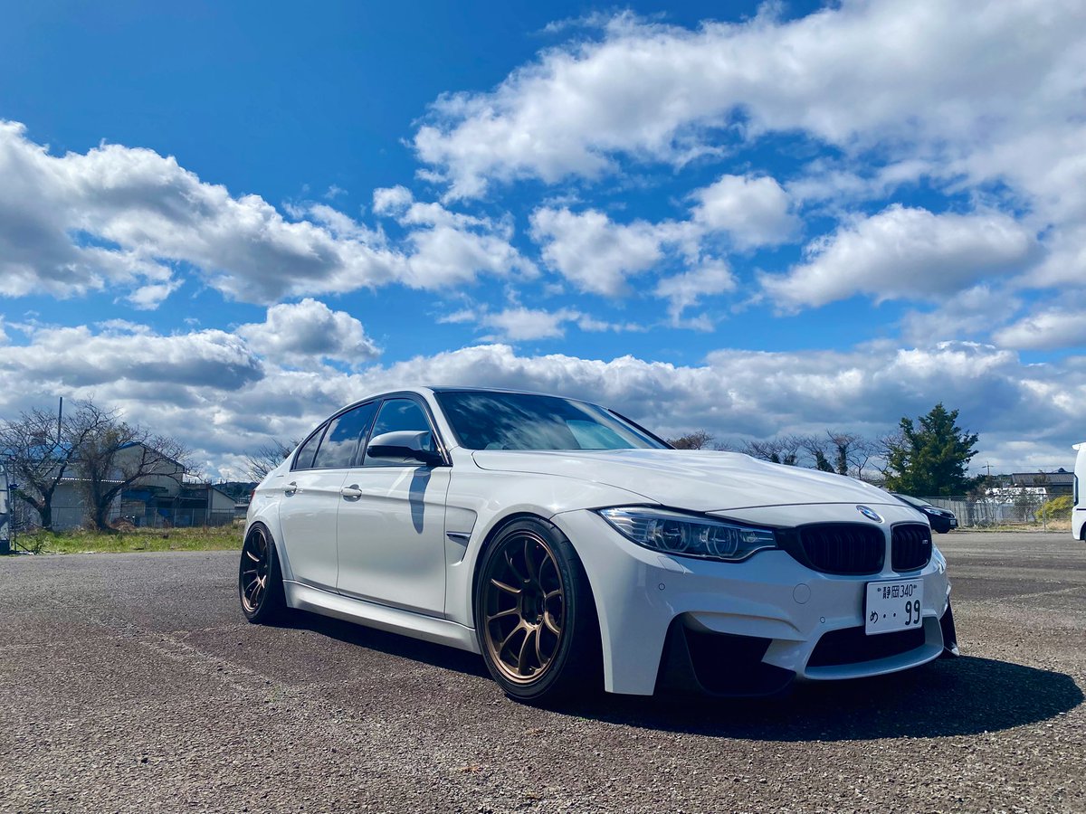 M3を買いました。46M3以来久々のBMW。
馬場ちゃんとお揃いのナンバー！

KW V3 クラブスポーツ
ZE40
BM3
まだつけて適当に車高落としただけだけど、快適に飛ばせる仕様を目指して定番な事からスタート。