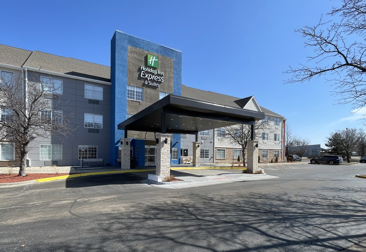 Quick thanks to Jennifer &amp; rest of staff for a great stay at the @holidayinnexpress #matteson #Illinois   
Night show in the city, couldn't have worked out better.  Easy on/off hwy-only 35min drive.  Next AM workout &amp; bfast before back to the road.   Clean, quiet, perfect stay!