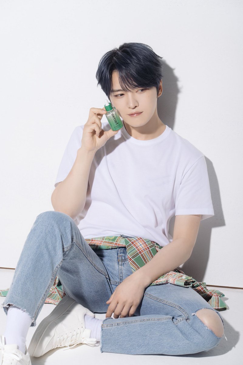 MERNEL_official's tweet image. 🌿 내 피부를 사랑해주는 세븐 시카 & 비타라이트닝! 🌟
7가지 시카 판테놀 성분으로 빈틈없이 케어하고, 고함량 비타민 C로 환하게 빛나는 피부를 만들어줘요! 💖
내 피부도 건강하고 편안하게, 마치 포근한 구름처럼✨
💫 세븐 시카의 매력 포인트!
🌈 시카 성분: 피부를 부드럽게 감싸주며…