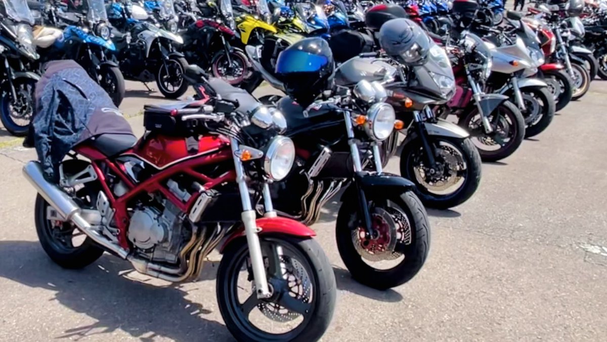 24ok_a's tweet photo. #SUZUKIZUKI 
#SUZUKIZUKIMEETING 
#バイカーズパラダイス南箱根 
2025/4/12（SAT） 11:00〜14:00

単にスズキのバイクが好きな方が集り
バイク見てマッタリニヤニヤするだけの
MTGですw　参加表明受付中！
お気軽にご参加下さい♪

#Bandit250 
#Bandit400 
#Bandit1200 
#Bandit1250 
#SUZUKI https://t.co/dojt9SeQJc