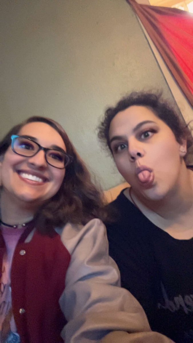 FolgersAddict's tweet photo. We are trouble when together 😂 https://t.co/18FL02SKji