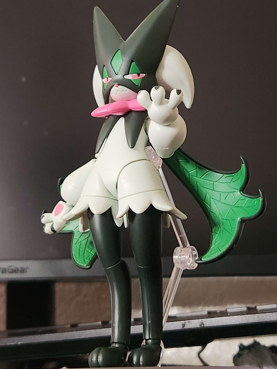 Stephs_art_junk's tweet image. meowscarada bandai figure kit got here and i&apos;m very proud of myself cause I built her