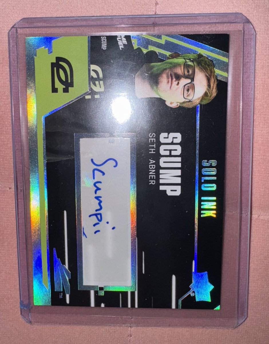 Magiklz's tweet photo. Randomly opened a pack tonight and pulled the Holy Grail LFG. https://t.co/xrAu8CgSew