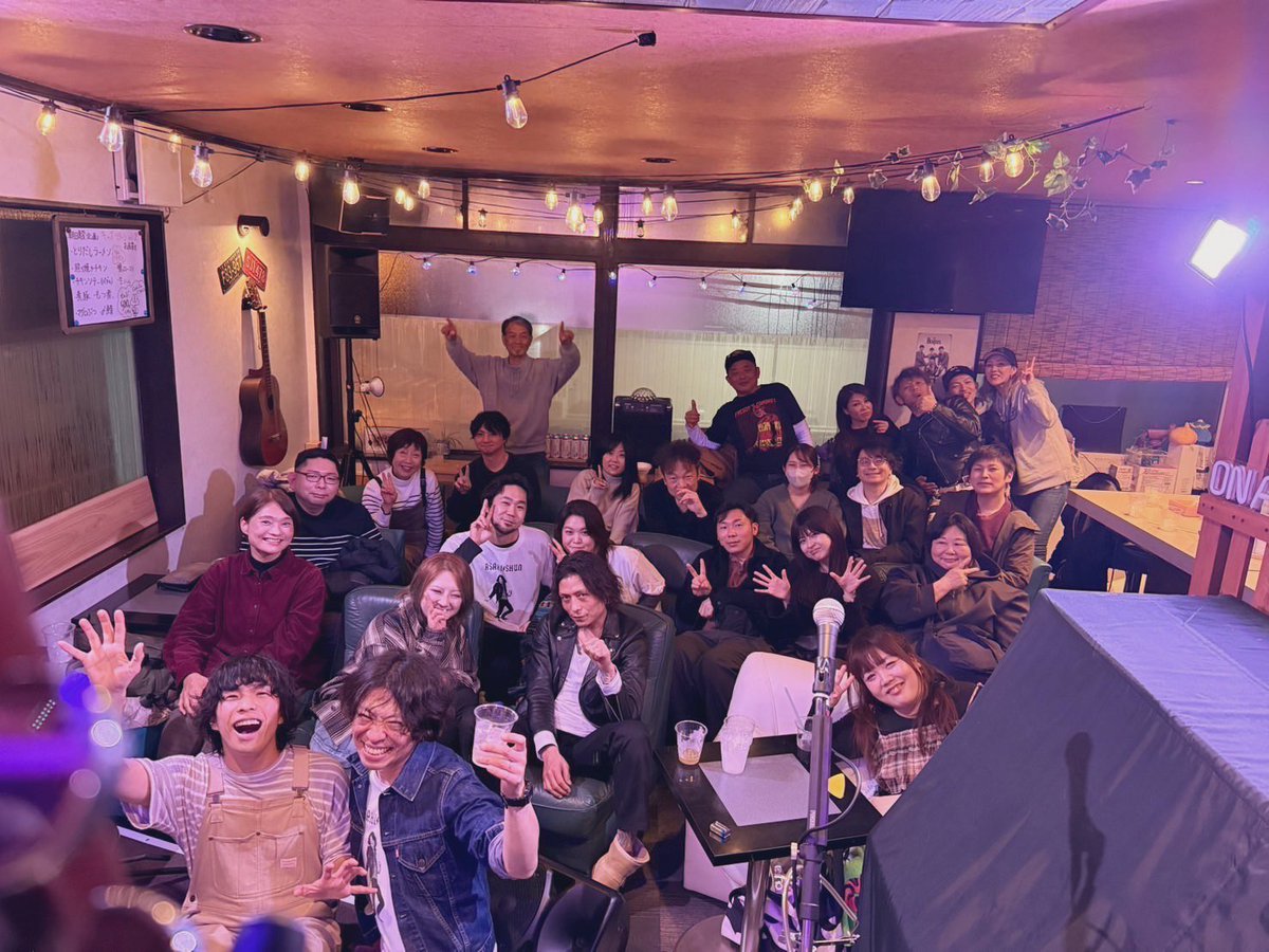 genta6241's tweet photo. 昨夜は常陸多賀NeoN
ご来場いただきありがとうございました‼︎

満員御礼に大感謝
地元の仲間や友達､遠方からもファンの方にお越しいただけて本当に嬉しかったです

一重に朝日駿のお陰様で
駿のステージ見ながら愛されてるなぁと感激

朝日夫妻が良い奴過ぎるから
マルチ商法にかかってないか不安 https://t.co/hhvD5ONf46