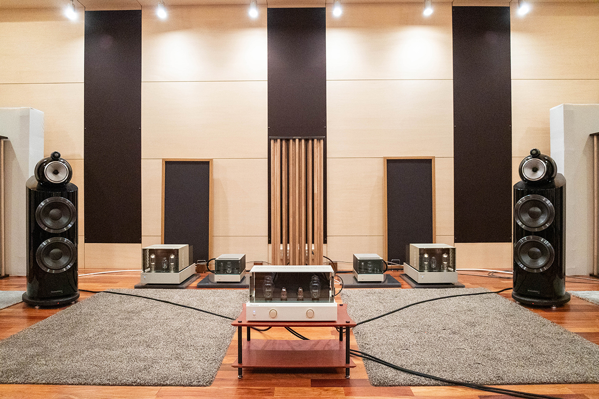 pw_audio's tweet image. 【メーカー訪問】B&amp;amp;W「800シリーズ」がアンプメーカーで活用される理由とは？2017年、「800 D3」をメインスピーカーに導入したフェーズメーション。その開発担当者に、ブランドが目指す音作りとB&amp;amp;W導入の背景について語っていただきました
phileweb.com/review/column/…
#Phasemation #BowersWilkins #PR