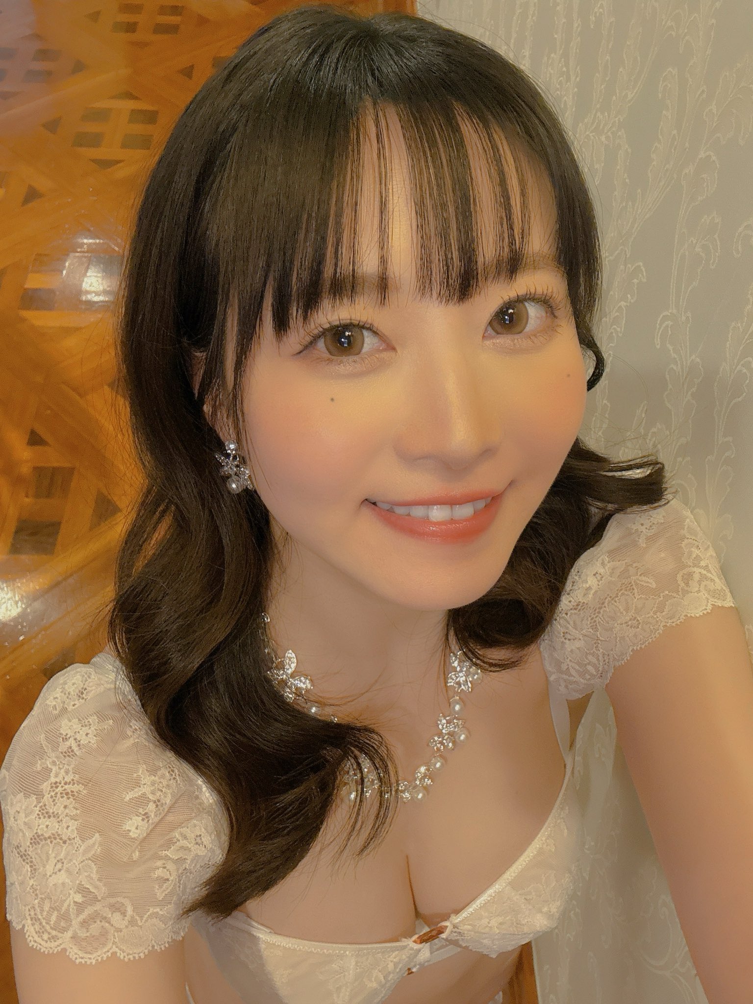 白岩冬萌 DVD Enjoy white winter! 直筆サイン入りチェキ - メルカリ