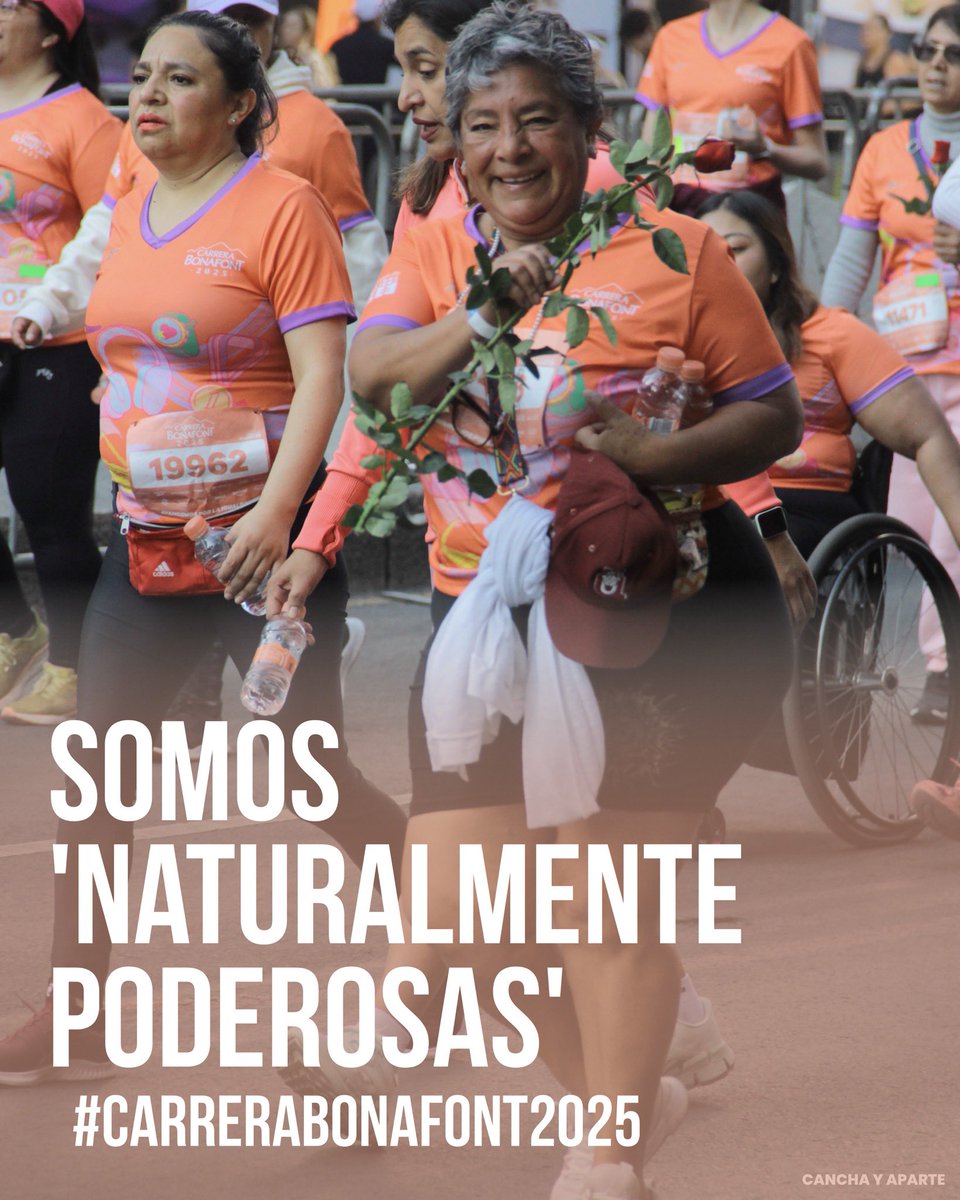CanchayAparte's tweet image. #EllasLuchan 
Correr para demostrar que estamos juntas y empoderadas. La #CarreraBonafont2025 llevó a miles de mujeres a la calle, bajo el lema #NaturalmentePoderosa 

📸 Ximena Vargas