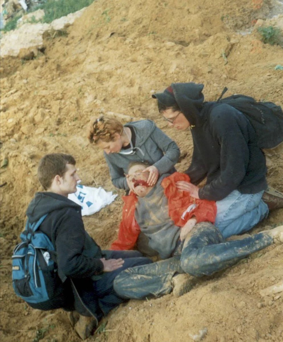 AkimotoThn's tweet photo. This is what Israel did to the angel on this day 22 years ago. https://t.co/VLED3rwhhu