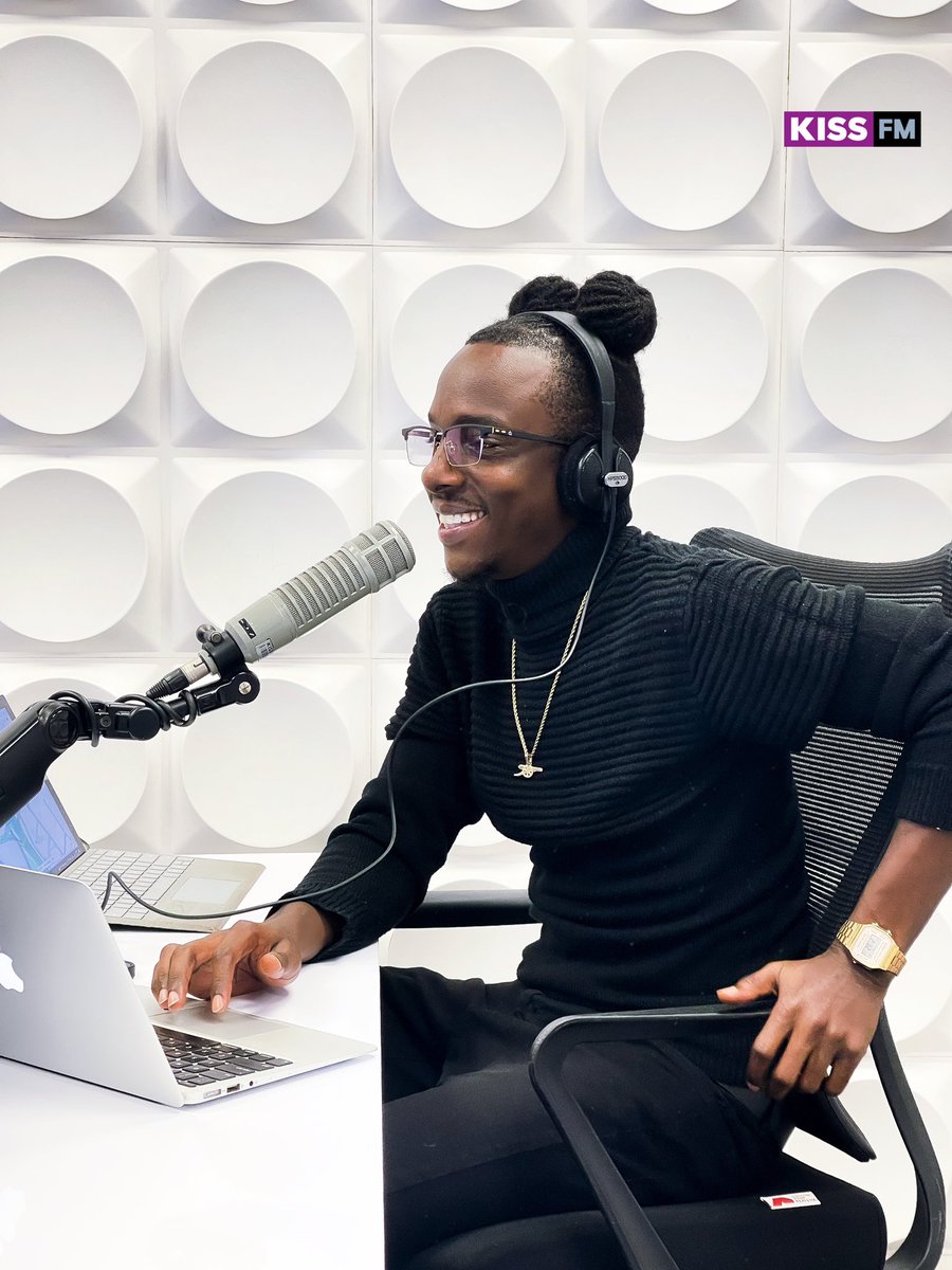 Cold outside, but we’re bringing the heat on air! 🔥❄️ Shake off those Monday blues and tune in—let’s warm up the week together! 🎙️ on #TheMorningKiss #KwamboxAndKerry