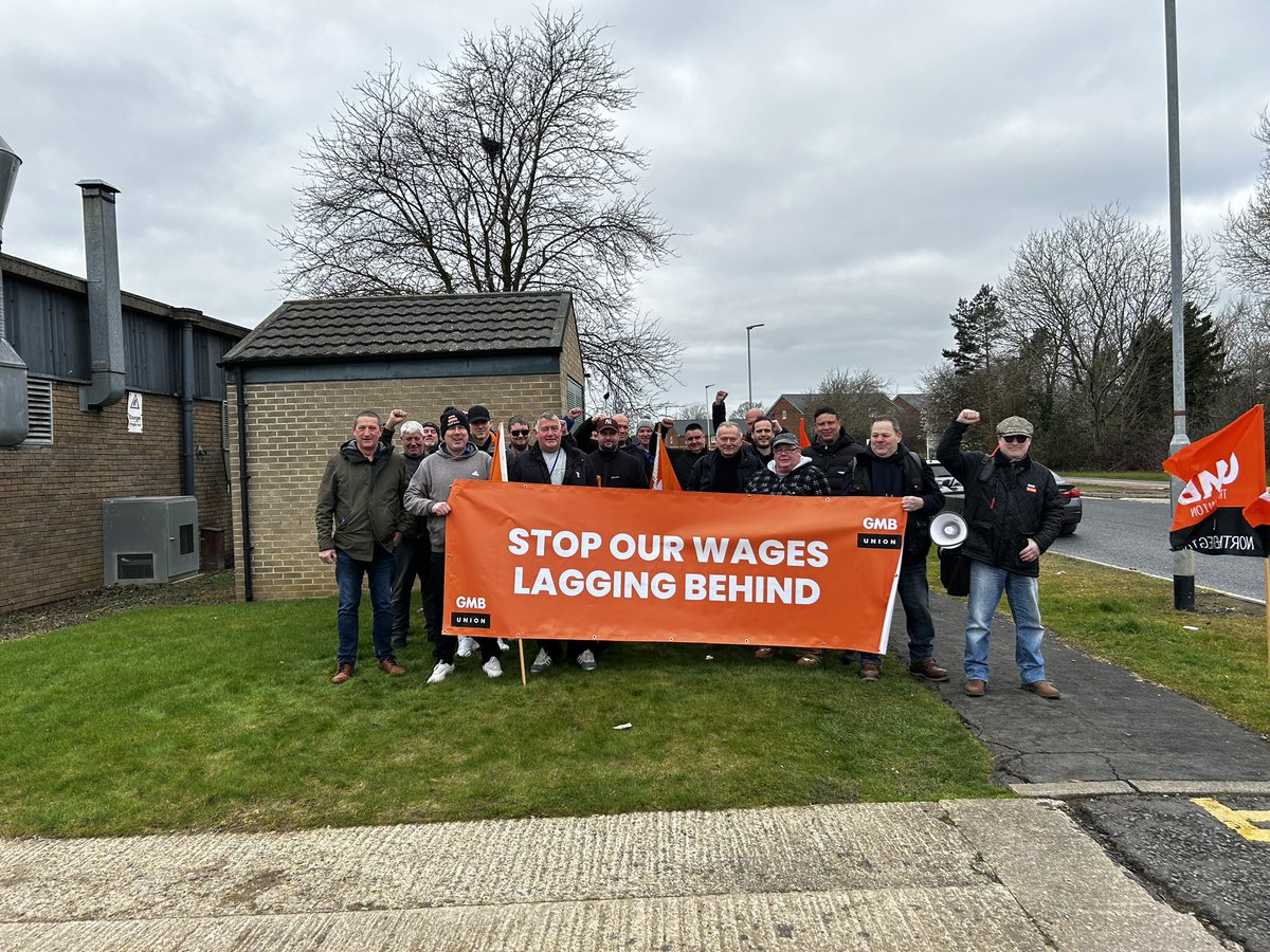The <a href="/GMB_union/">GMB Union</a>  boiler makes are demonstrating outside TICA house today over a derogatory pay offer ✊