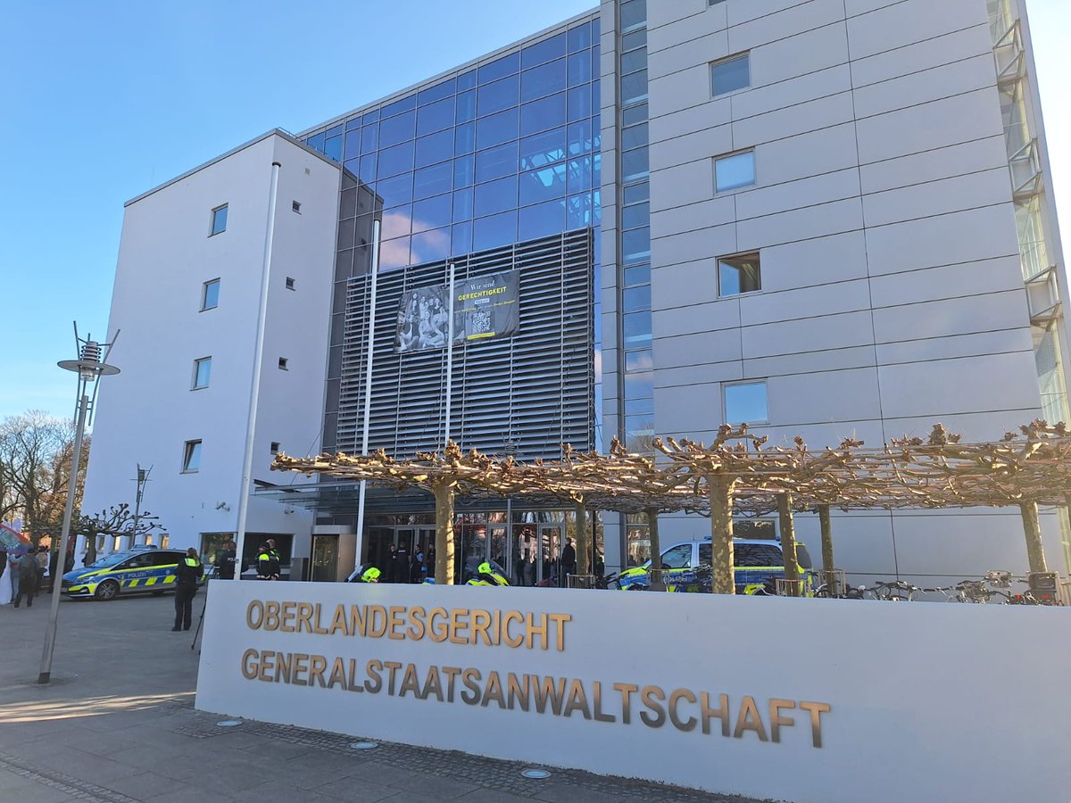 🔥⚖️🌐NOW: historic moment for #ClimateJustice ongoing in #SaulvsRWE in Hamm 🇩🇪
📢this case could set a groundbreaking #ClimateLitigation legal precedent to hold polluters accountable for climate harms
🐦📝I will be reporting live on this platform, with facts &amp; background 👇