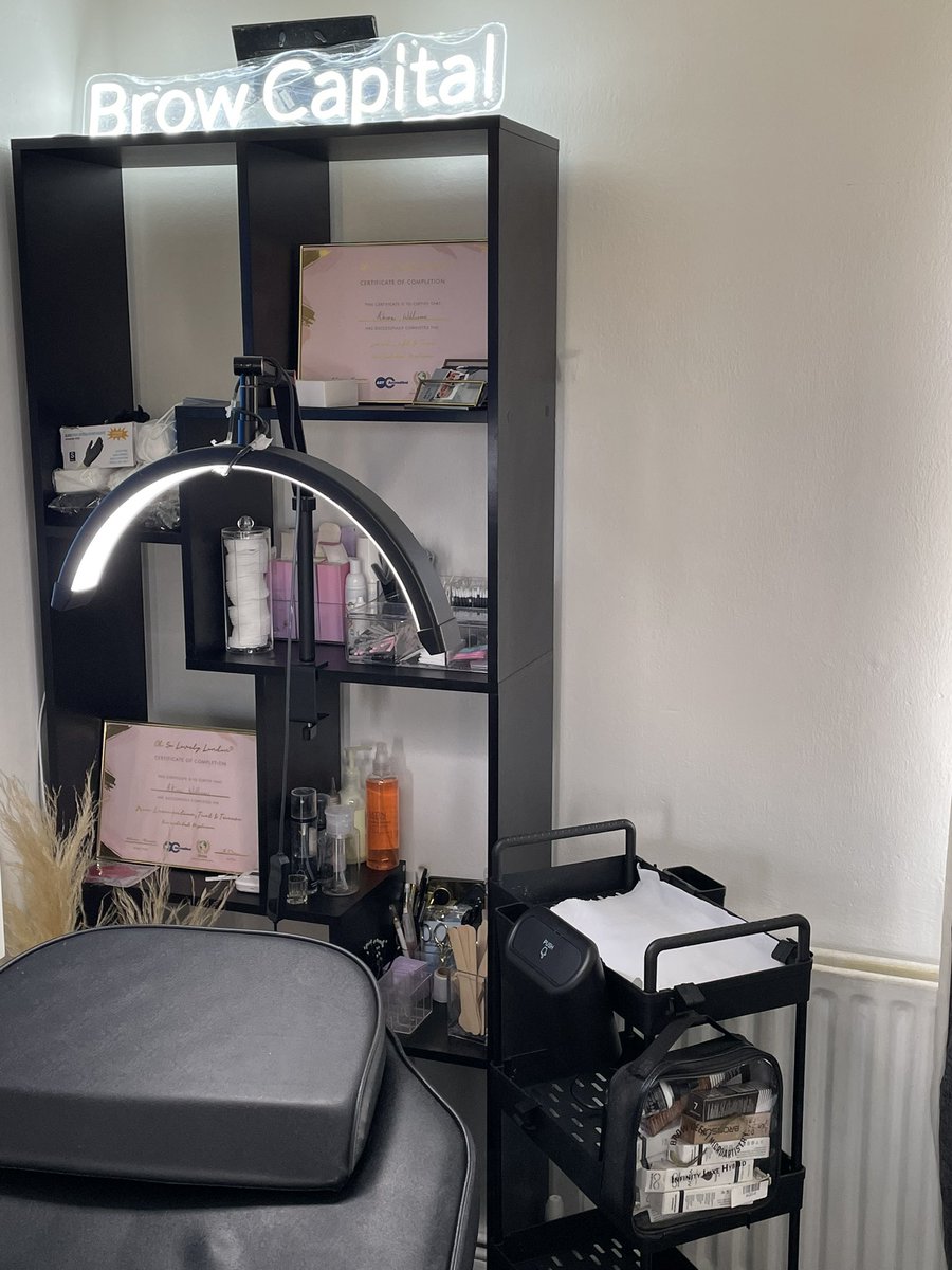 KayTB___'s tweet image. Waking up &amp;amp; my first thought is, I’ve got 5 days of promo to try &amp;amp; be fully booked this weekend…  Monday, let’s go! 

linktr.ee/browcapital
 
#Brows #LondonBrowTech