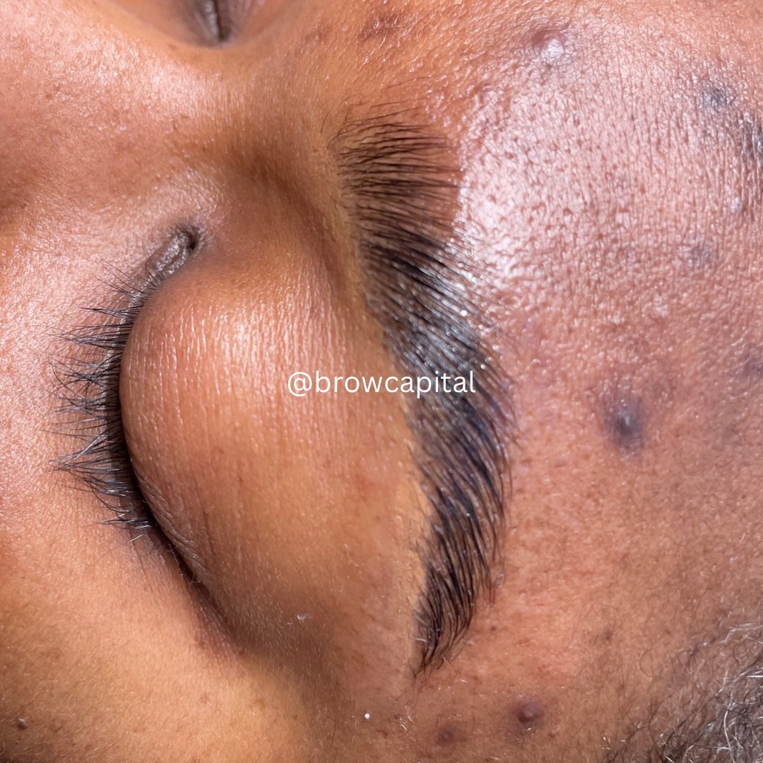 KayTB___'s tweet image. Waking up &amp;amp; my first thought is, I’ve got 5 days of promo to try &amp;amp; be fully booked this weekend…  Monday, let’s go! 

linktr.ee/browcapital
 
#Brows #LondonBrowTech