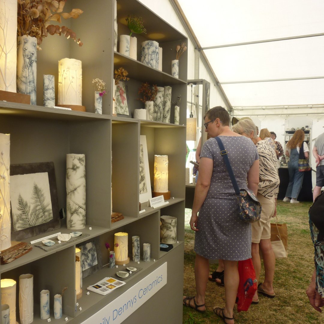 CraftInFocus's tweet photo. Emily Dennys is exhibiting with us at Celebrating Ceramics @waterperry Emily creates porcelain lamps, wall panels and vases featuring relief casts of flowers, grasses, thistles, buds and ferns.
#makermonday #mondaymaker
https://t.co/Qj7NWyGPQe https://t.co/zj7DLdktYH