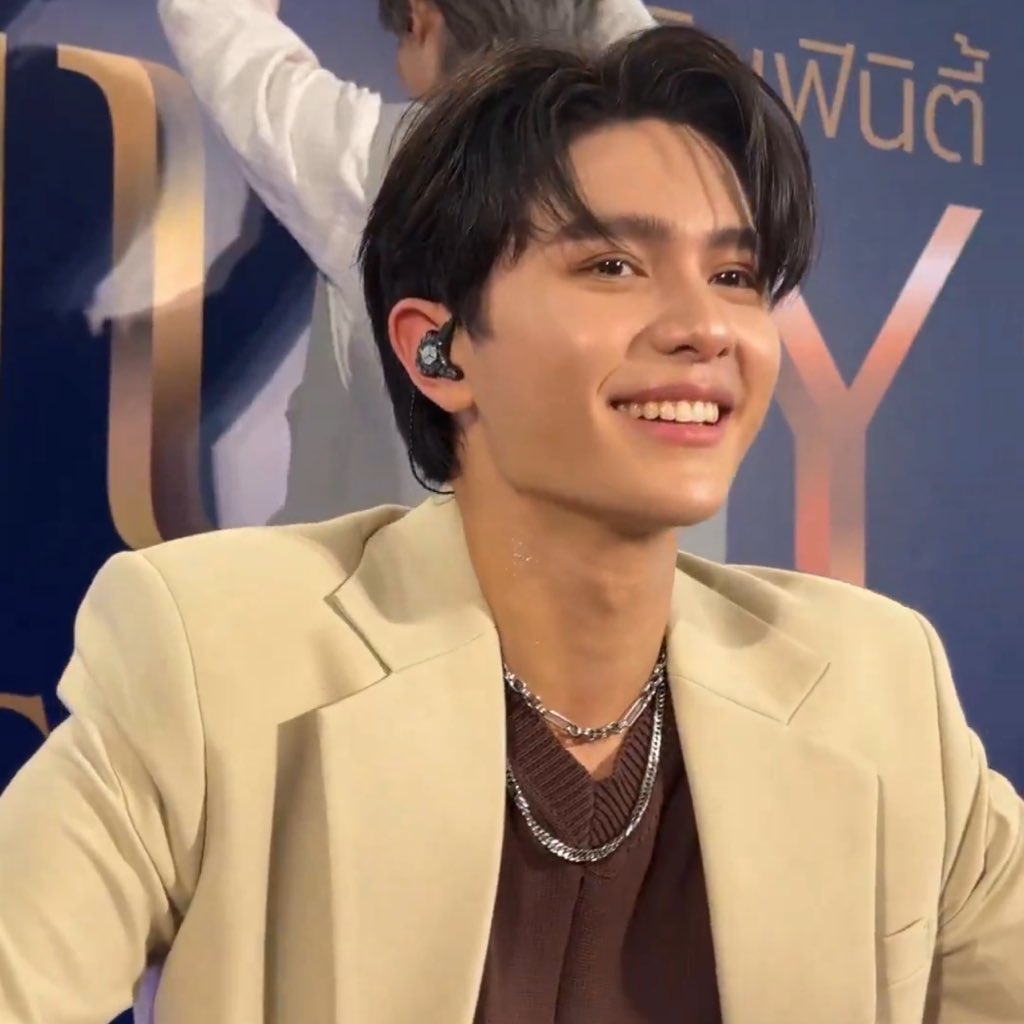 phameto's tweet photo. Hi, William. Even though I may know you for short time, you already take a big part of my life. Your presence always light up my world; be it by your songs, your laugh, your funny jokes.... just by you being you. Be happy ❤️
WE Love You William
#AlwaysWithWilliam #williamjkp https://t.co/b8XzfeAF41
