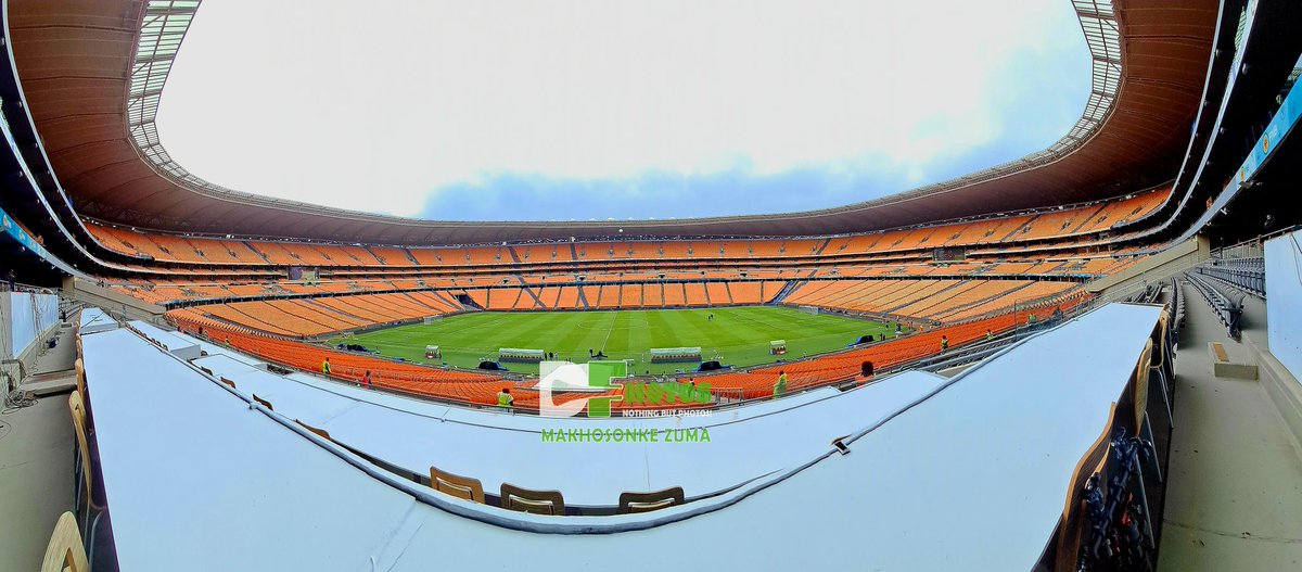#BetwayPrem Orlando Pirates vs Mamelodi Sundowns at FNB Stadium in Johannesburg on Sunday. #DiskiFhotos #OrlandoPirates #MamelodiSundowns #Johannesburg #BetwayPremiership #FNBStadium