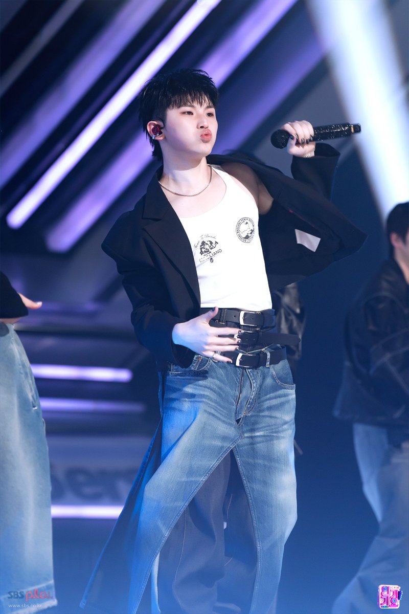 BBYO_archive's tweet photo. 인기가요 현장포토 #우지 
[Debut] 호시X우지 (SEVENTEEN) - STUPID IDIOT + 동갑내기

https://t.co/hPDolhdVSc https://t.co/vk710pEROl