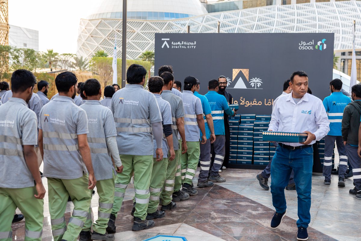 DigitalCityKSA's tweet photo. Bringing the community together! 🌙✨
 Our Iftar Initiative was a heartwarming gathering, fostering unity and shared moments of joy during the holy month of Ramadan
جمعنا المجتمع بروح رمضان! 🌙✨
 كانت مبادرة الإفطار في المدينة الرقمية لقاءً مميزًا يعزز روح التآخي والتواصل. https://t.co/LVx9bVFZeA