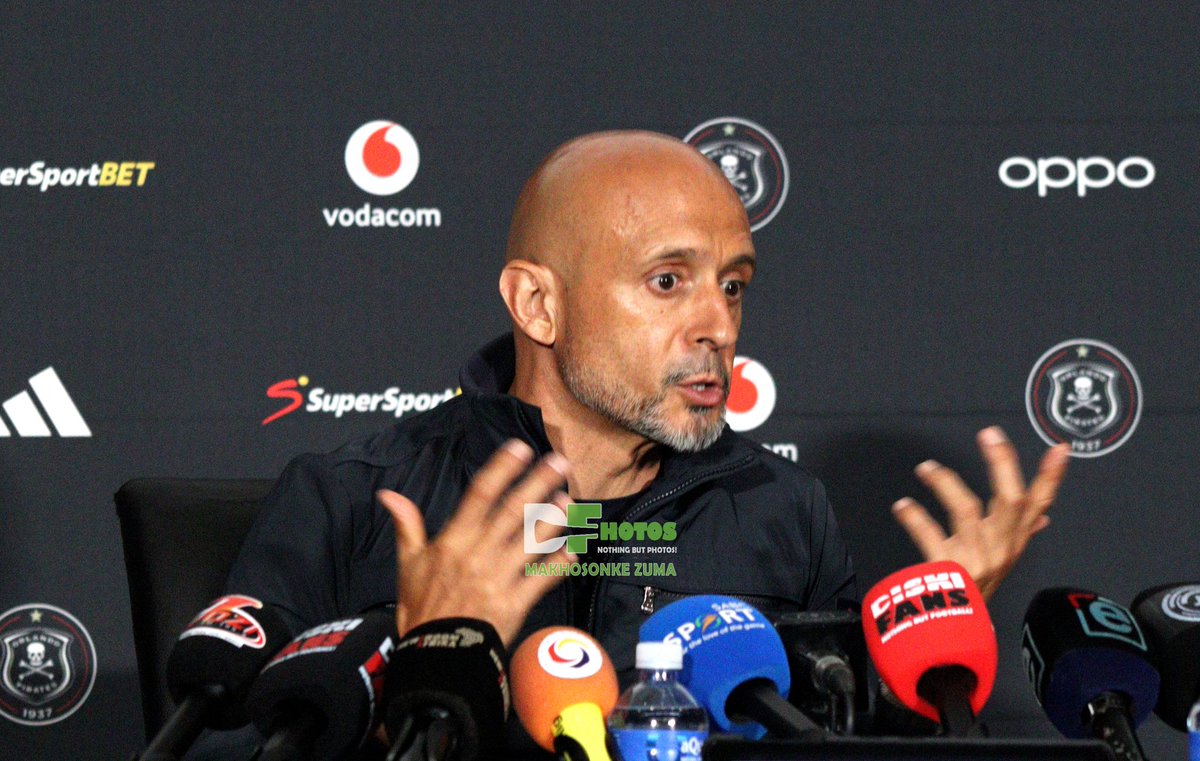diskifhotos's tweet photo. #BetwayPrem Post-Match Press Conference with Mamelodi Sundowns coach Miguel Cardoso after the 2-1 defeat against Orlando Pirates at FNB Stadium in Johannesburg on Sunday, 16 March 2025. #DiskiFhotos #MiguelCardoso #MamelodiSundowns #Johannesburg #FNBStadium #KaBoYellow https://t.co/JFYxX5KiIR