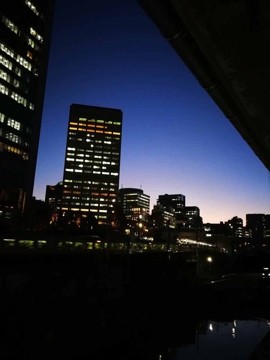 Awajitei1960's tweet photo. 晴れましたね。
少しだけ肌寒いですが、
良き夕方です。
楽しんで行きましょう。 https://t.co/G0VT1sWWOU