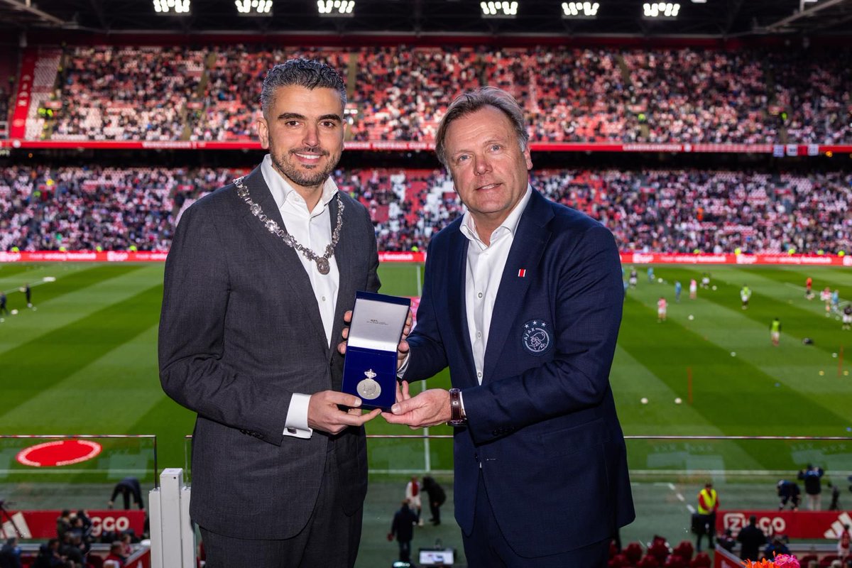 Bijzondere middag in de <a href="/cruijffarena/">Johan Cruijff ArenA</a> voor #125jaar <a href="/AFCAjax/">AFC Ajax</a> inclusief de toekenning van een Koninklijke Erepenning