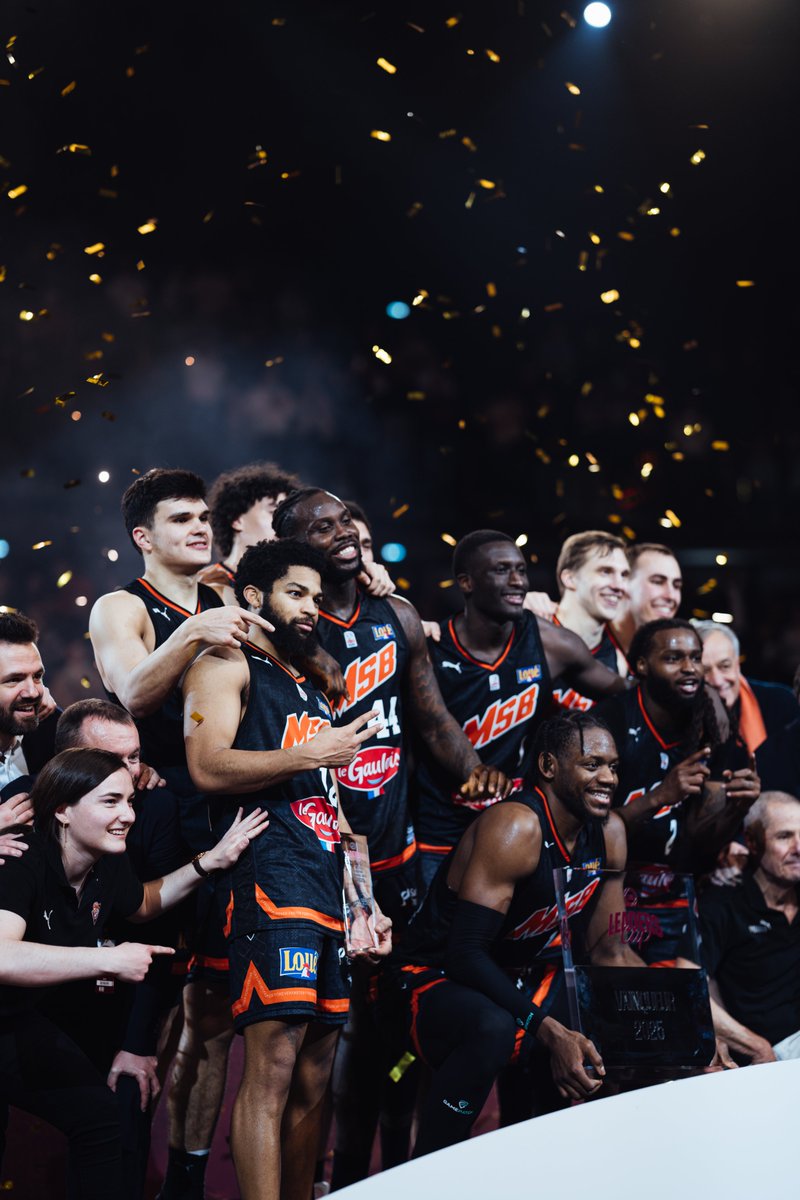 L'incroyable saison du Mans continue 😱

🏆 Vainqueur de la Leaders Cup.
🎫 Qualifié pour la SuperCoupe.
🔜 En finale de la Coupe de France.
📈 6ème du championnat à 9 journées de la fin.
