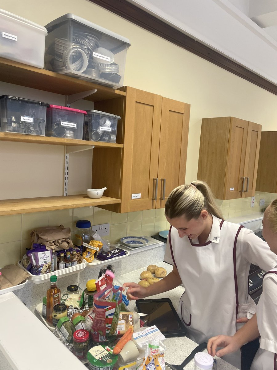 BSGDFood's tweet photo. The second of our GCSE practical exams today. All looking very organised and ready to go! https://t.co/uSoecHrHqU