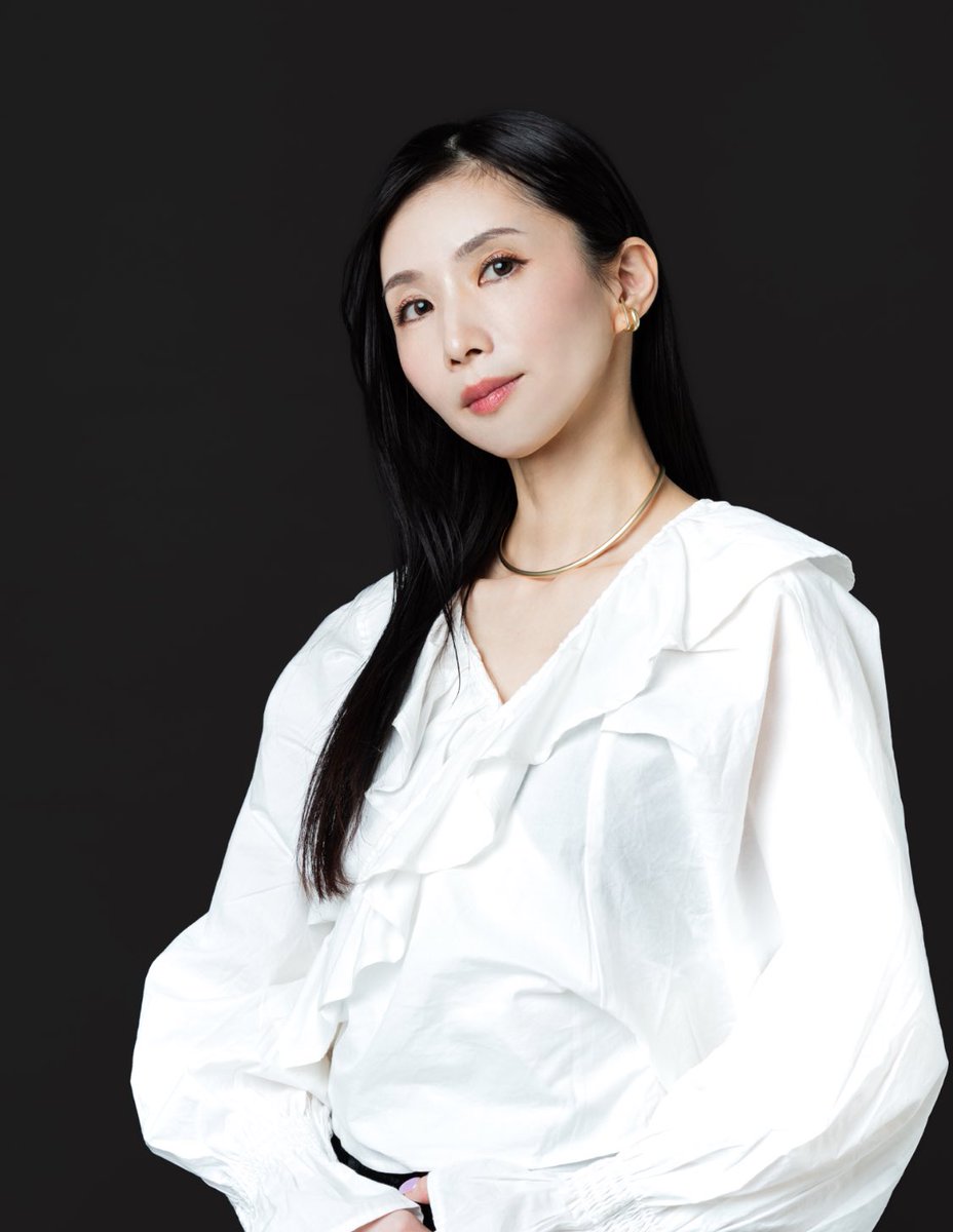 心機一転、宣材も新しくしました。 (威圧的な角度ですが…他意は