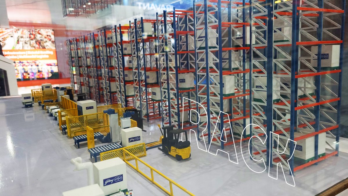 ShreeCreators's tweet photo. Presenting a meticulously crafted industrial warehouse miniature model made by Shree Creators! This detailed model showcases advanced logistics, storage, and automation systems, bringing industrial innovation to life in a scaled-down form. #MiniatureModel #WarehouseDesign https://t.co/sy42E5P1kf