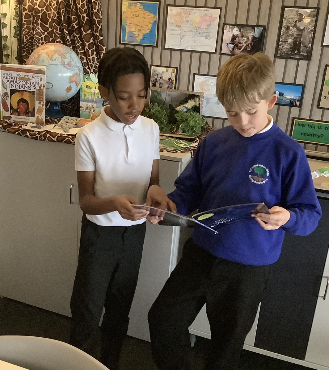 ReinwoodJuniors's tweet image. 5D loved performing the poem of The Highwayman. They were really imaginative and expressive!
#RJS5D
#RJSReading