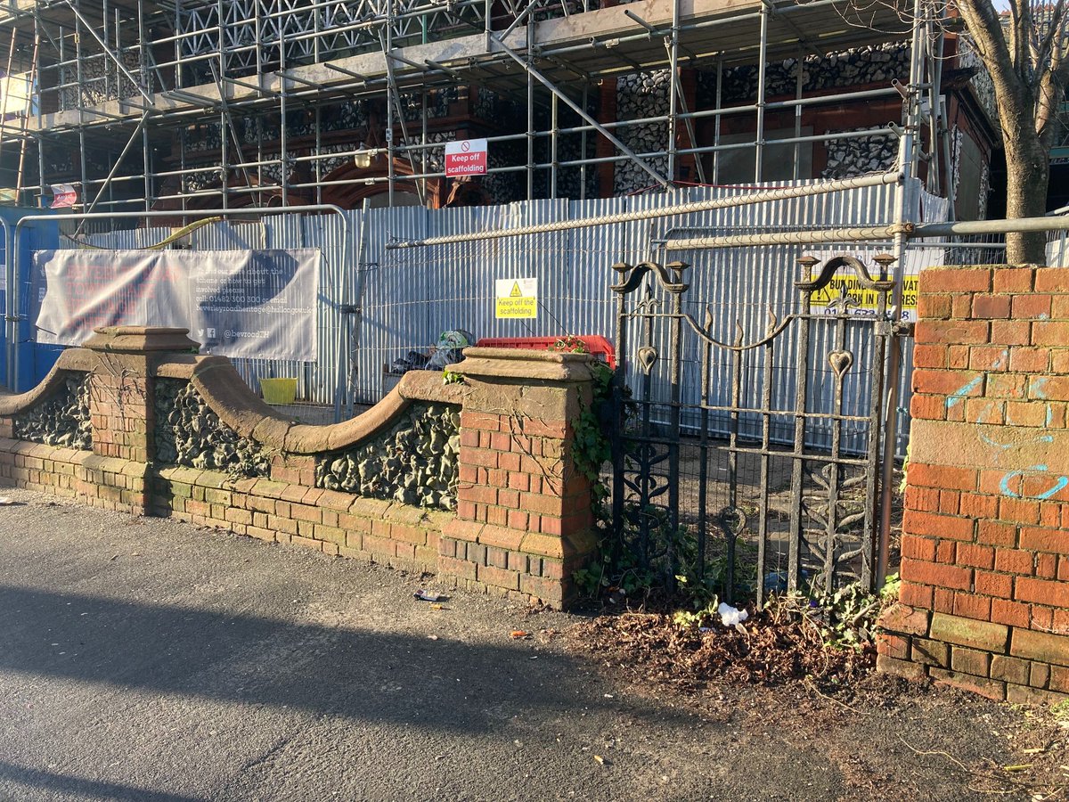 bevroadTH's tweet image. Following on from our post last week, here are some 'before' &amp;amp; 'after' photographs of boundary restoration works at Trafalgar Street Church. 
 
Like at 53-55 Beverley Road, Trafalgar Street Church once had boundary walls &amp;amp; railings separating the property from the street.