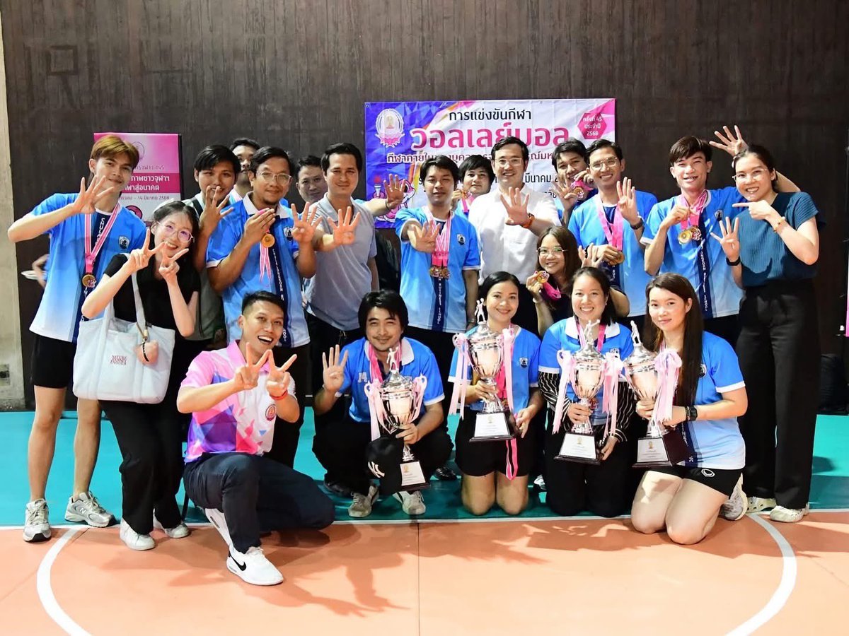ping_prachya's tweet photo. เสร็จสิ้นภารกิจกีฬาวอลเลย์บอล(มาราธอน) สังกัดใหม่ 4 เหรียญทอง 😘🏆🥇 

#กีฬาบุคลากรจุฬาฯครั้งที่45 
#ในร่มทีมชาย 
#ในร่มทีมผสม 
#ชายหาดทีมชาย 
#ชายหาดทีมผสม 
#ทีมเรือใบ 
#คณะบัญชี 
#Chula 
#CBS https://t.co/Gf60UrtSPt
