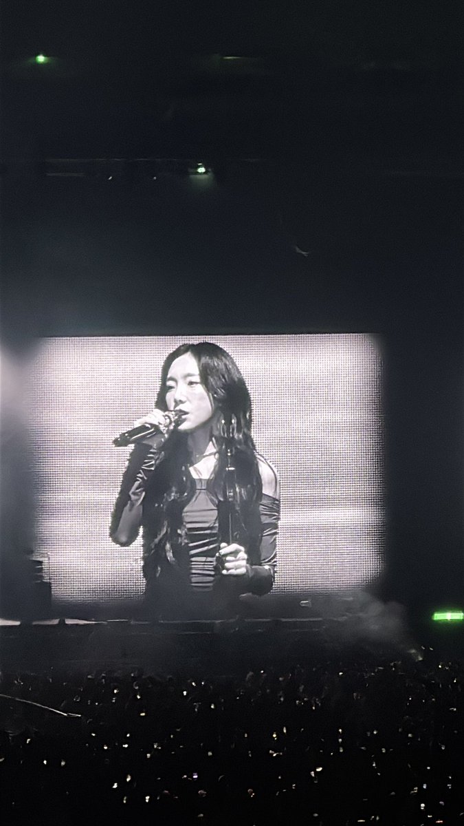 fengfengfeng___'s tweet photo. Taeyeon’s concert was great🥺 https://t.co/R0h37qRf38