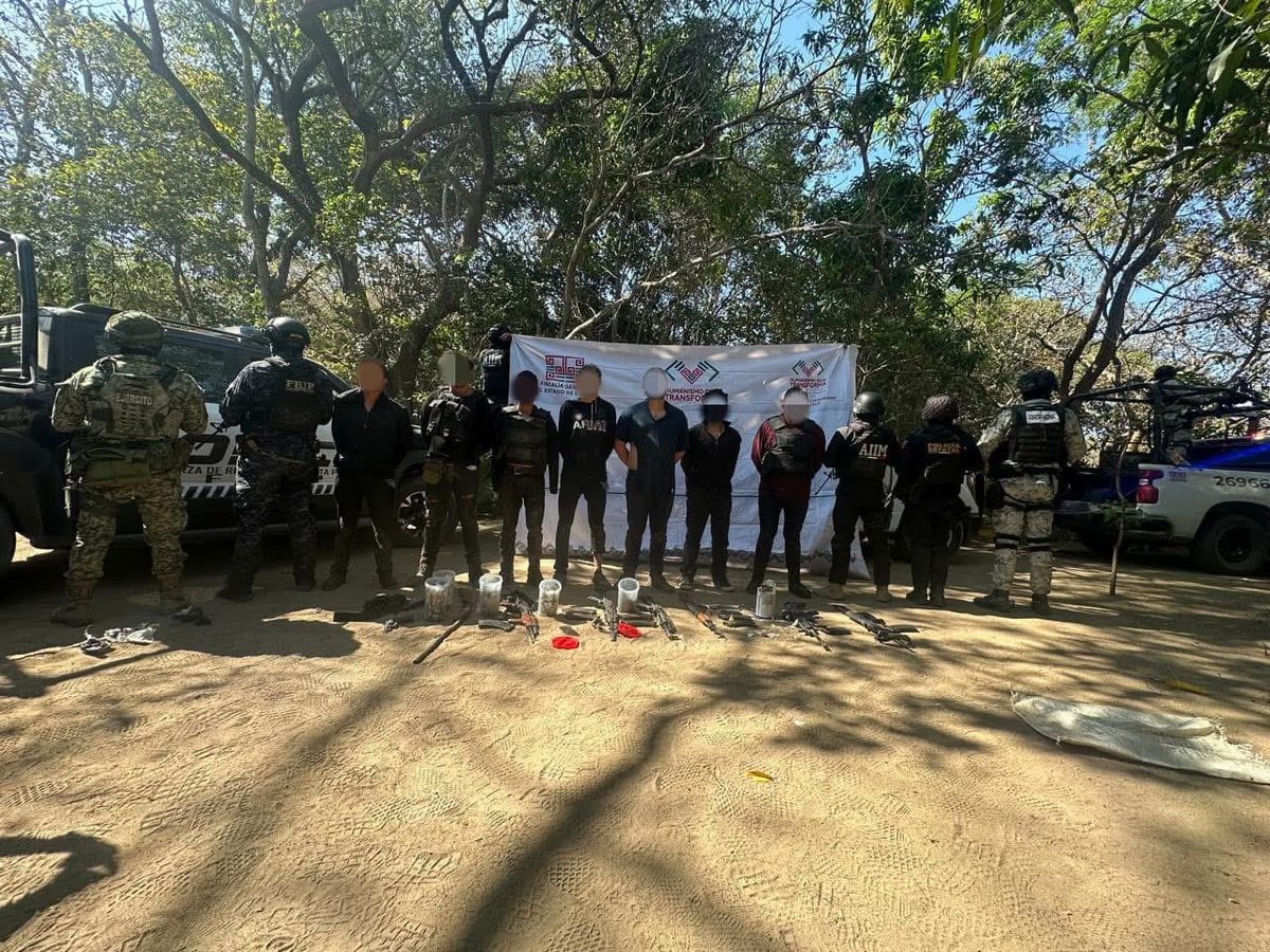GabyCoutino's tweet photo. 3) De hecho, en su propia cuenta oficial, @ramirezlalo_ gobernador de #Chiapas confirmó un operativo en #Villaflores región #Frailesca. El saldo fue de dos “neutralizados”, siete detenidos y ocho armas aseguradas. Los detenidos estaban vinculados a una célula delincuencial dedicada al cobro de piso