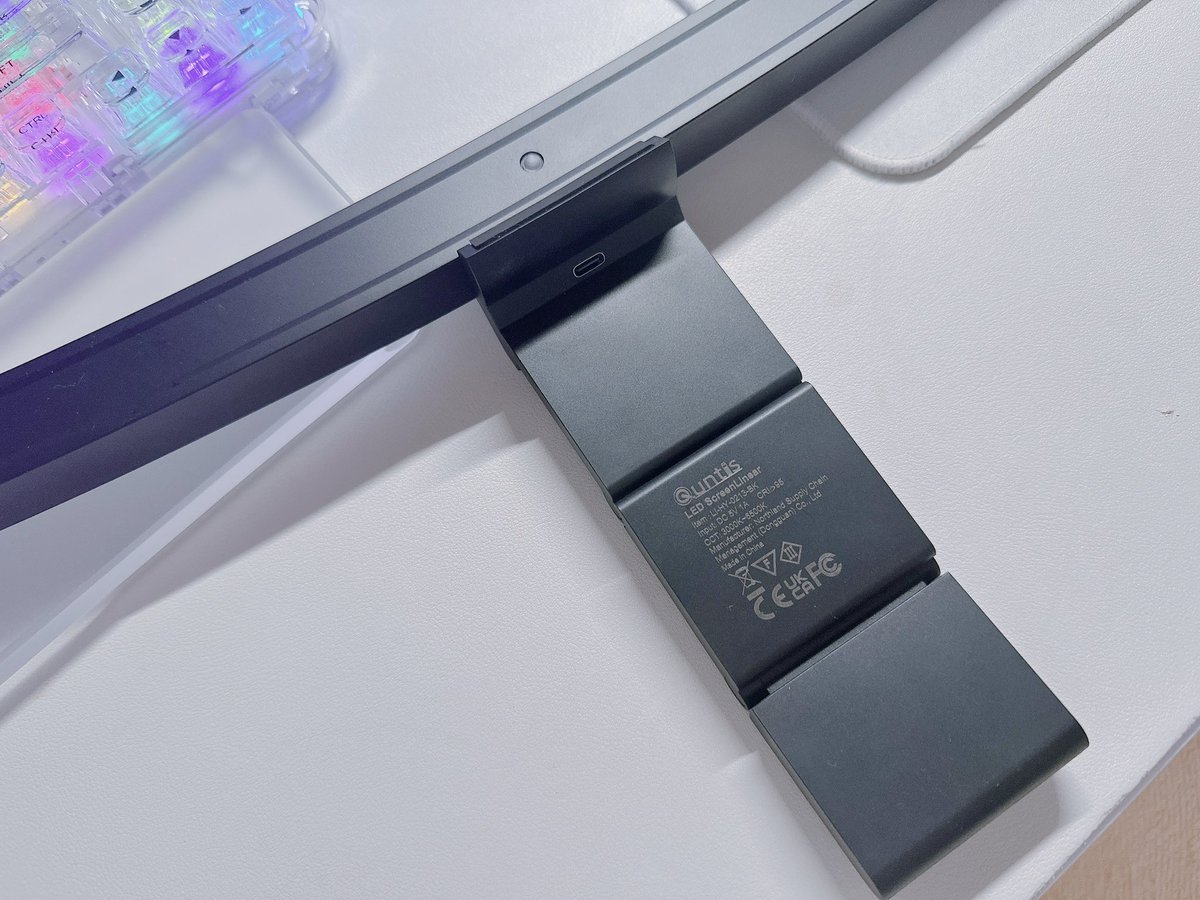 Siotaso's tweet image. Quntis様(@QuntisO )よりから提供して頂きました。
【モニターライト湾曲型リモコン付き自動調光】

強すぎない光とライト自体角度も調節しやすいので目に光が直接当たらないのが長時間のデスクにかなり良い！

Amazon→amzn.asia/d/d7YYpQ8

@QuntisO
#quntis
#monitorlight
#desksetup