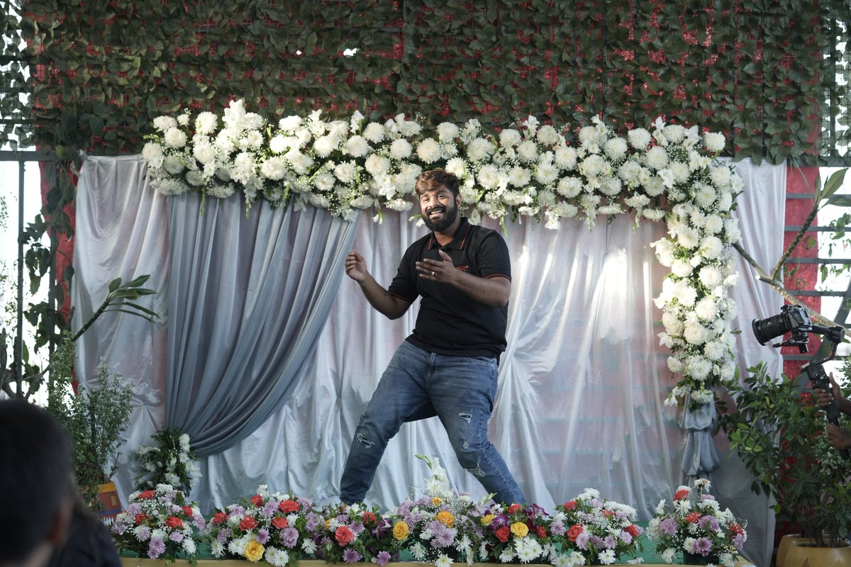 nspglobaltech's tweet image. A day of fun, laughter, and unforgettable moves! 💃🕺 Games, dances, and pure joy—what a vibe! 🎉🙌

#GoodTimes #EventVibes #UnforgettableFun #CelebrationMode