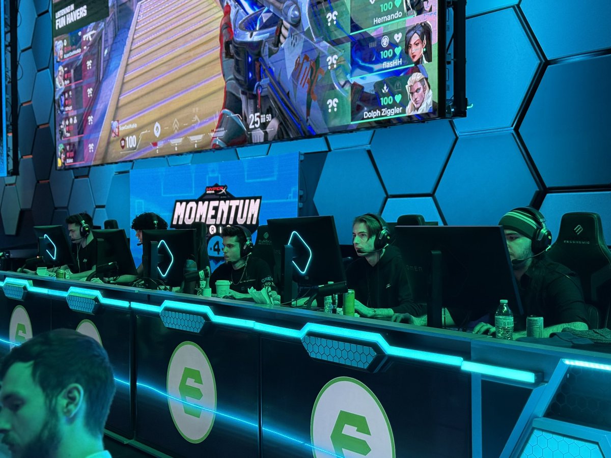 Vegas LAN completed✅

Had a bunch of fun meeting everyone and playing. GGWP until next LAN :)