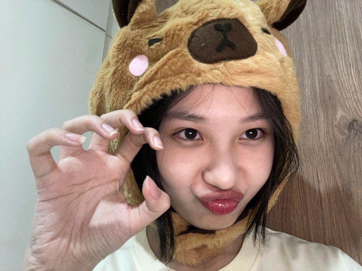 M_MikaelaJKT48's tweet photo. hyyyy akuuu baruuu bangunnn 😆😆 https://t.co/ULMOumM94U