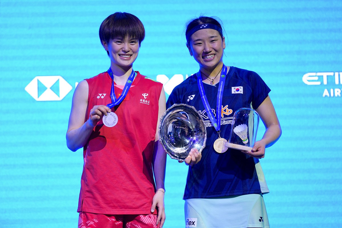 CGTNSportsScene's tweet image. 🇰🇷An Se-young clinched her 2nd #AllEngland title🏆after defeating 🇨🇳Wang Zhiyi 13-21 21-18 21-18 in 95 minutes.

💬An:
"I can't even try to describe how hard the match was."

💬Wang:
"I learned a lot from her. I cherish this match &amp;amp; would like to play her again."

#YAE25 #안세영