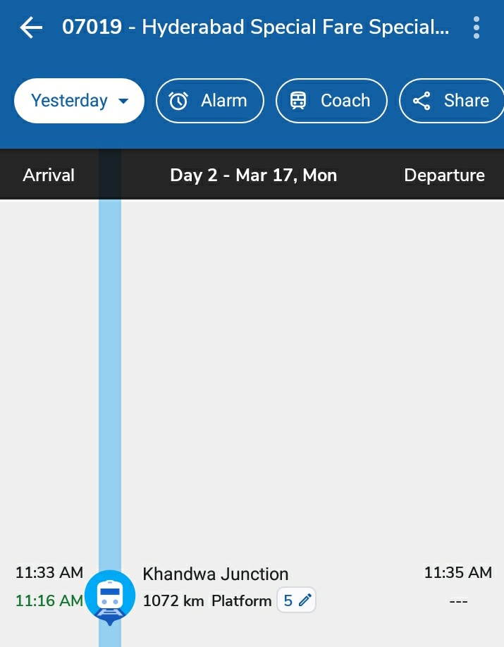 Rakesh Mehra (@rakeshkm9785) on Twitter photo आदरणीय <a href="/RailMinIndia/">Ministry of Railways</a> <a href="/Central_Railway/">Central Railway</a> <a href="/AshwiniVaishnaw/">Ashwini Vaishnaw</a> जी खंडवा जंक्शन के प्लेटफार्म नंबर 05 पर ट्रोली जो कि छिपी रखी है कपडे़ से उन्होंने बिकाजी बीकानेरी भुजिया प्रिंट रेट से अधिक रूपये लिये है |
जो कि अनुचित एंव गलत है |
कृपा जो सज्जन कंधे पर तोलिया डाले हुए है, कार्यवाही करें आदरणीय <a href="/RailMinIndia/">Ministry of Railways</a> <a href="/Central_Railway/">Central Railway</a> <a href="/AshwiniVaishnaw/">Ashwini Vaishnaw</a> जी खंडवा जंक्शन के प्लेटफार्म नंबर 05 पर ट्रोली जो कि छिपी रखी है कपडे़ से उन्होंने बिकाजी बीकानेरी भुजिया प्रिंट रेट से अधिक रूपये लिये है |
जो कि अनुचित एंव गलत है |
कृपा जो सज्जन कंधे पर तोलिया डाले हुए है, कार्यवाही करें