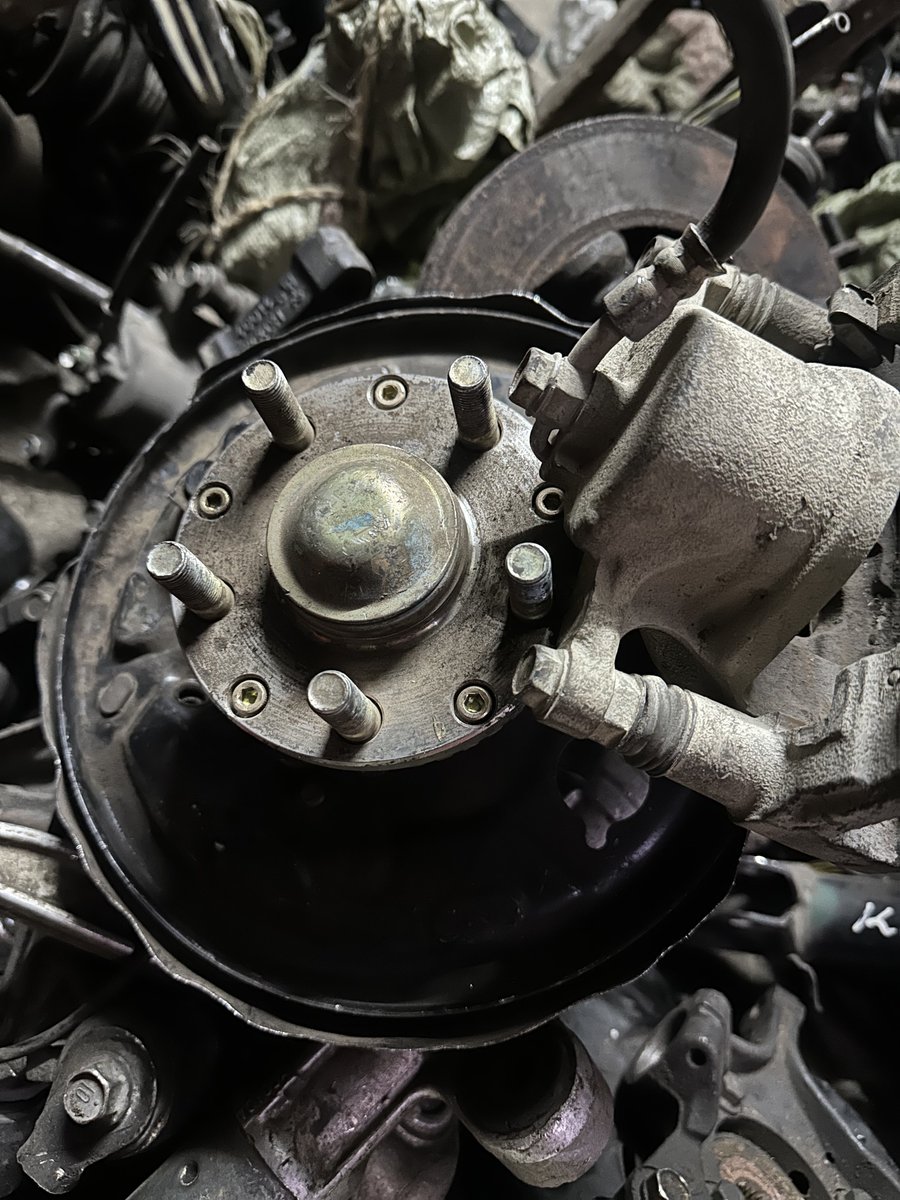 kirya_ug's tweet photo. Nze ntunda spare parts, gwe otunda kki? https://t.co/vTYRRilhJK
